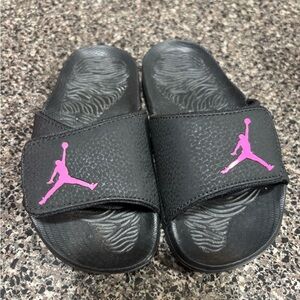 black and pink jordan slides